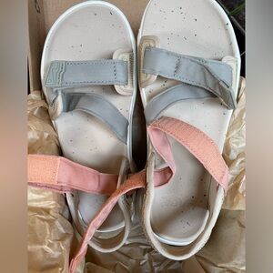 Teva/FP Women’s Peach/Multi Sandals.